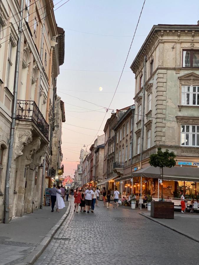Квартира В Центрі На Вулиці Лесі Українки 19 Lviv Exterior foto